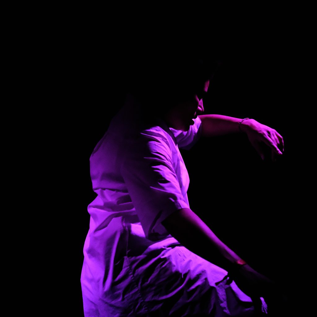 d'encre est la nuit spectacle auriane durand collectif 3h du soir iokanaan terrain neutre théâtre vidéo danse nantes