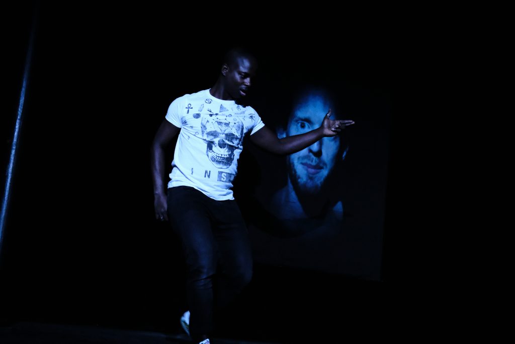 d'encre est la nuit spectacle auriane durand collectif 3h du soir iokanaan terrain neutre théâtre vidéo danse nantes