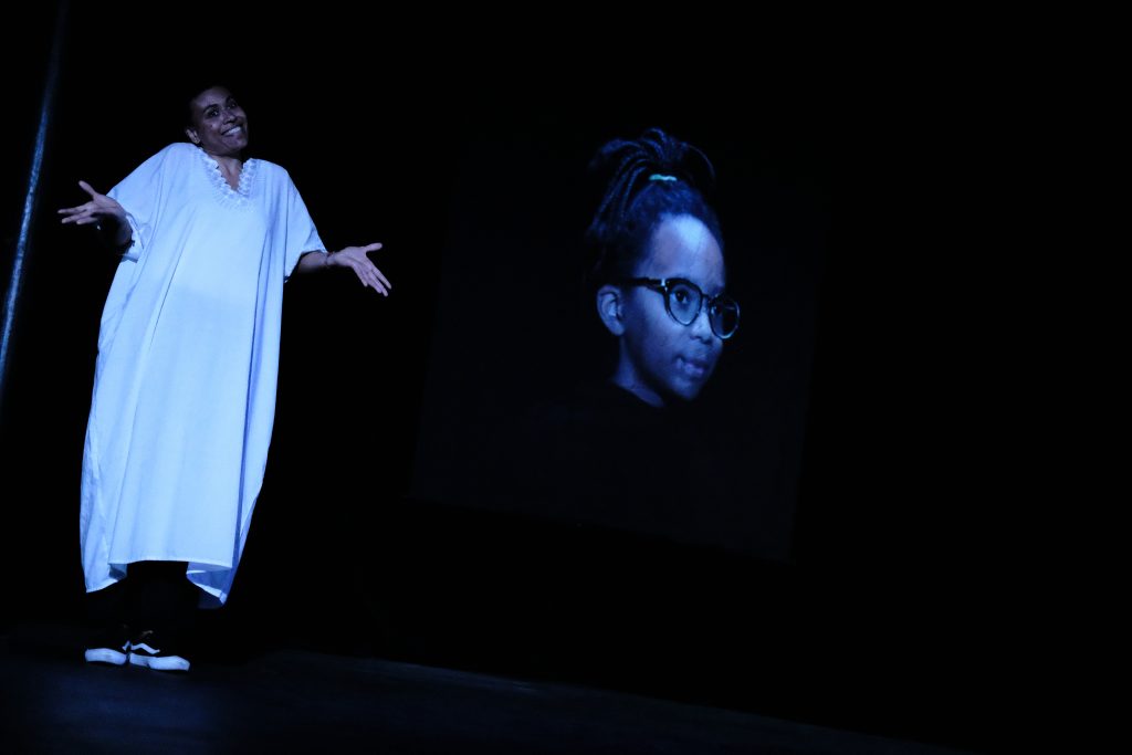 d'encre est la nuit spectacle auriane durand collectif 3h du soir iokanaan terrain neutre théâtre vidéo danse nantes