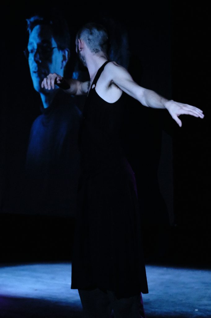 d'encre est la nuit spectacle auriane durand collectif 3h du soir iokanaan terrain neutre théâtre vidéo danse nantes