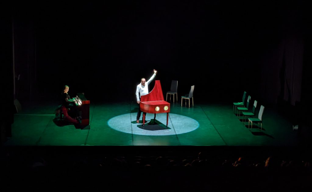 ou on va papa piano auriane durand scénographie paul production michel duchemin isabelle zanotti philippe mathé roman jean louis fournier