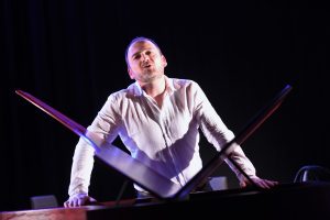 ou on va papa piano auriane durand scénographie paul production michel duchemin isabelle zanotti philippe mathé roman jean louis fournier