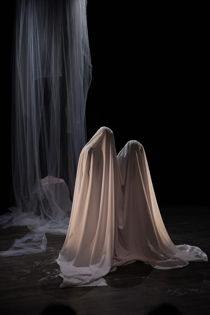Même plus - Lackno cie tony aliot Pauline Vincent Maxime Chartier Auriane durand spectacle couple reconstruction lumière scénographie light set design