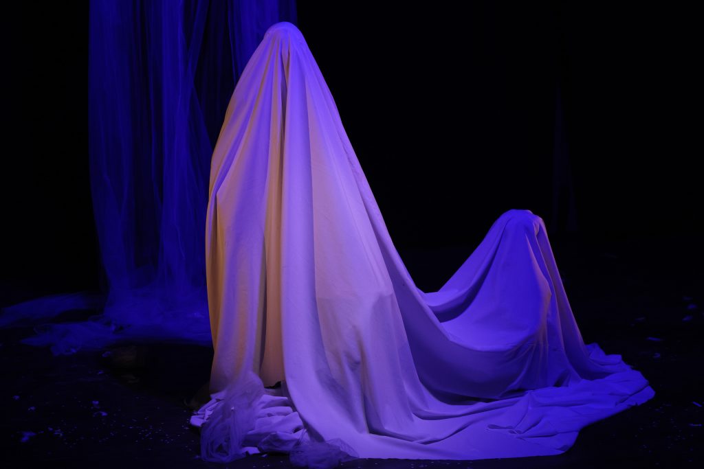 Même plus - Lackno cie tony aliot Pauline Vincent Maxime Chartier Auriane durand spectacle couple reconstruction lumière scénographie light set design